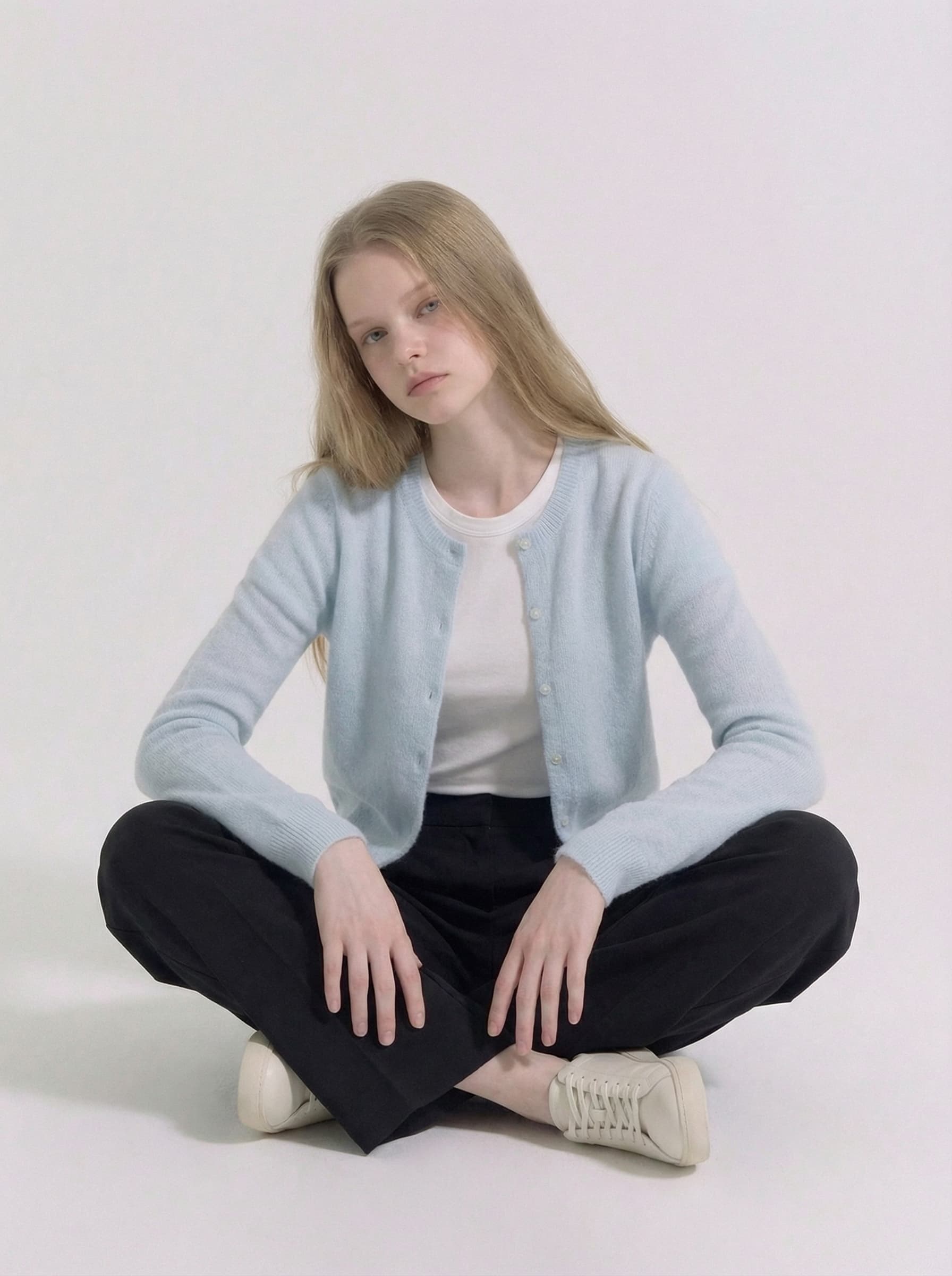 블루 가디건 모델컷